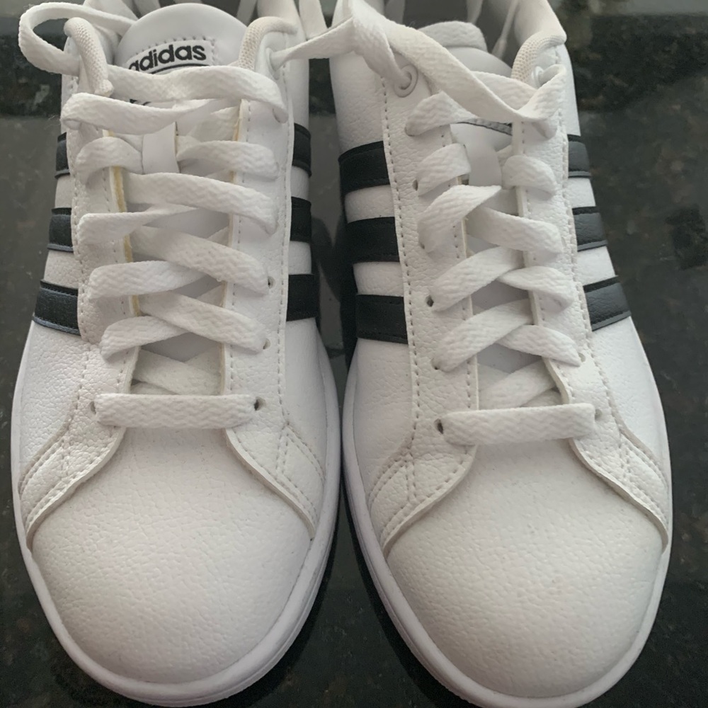 Adidas shoes 7.5 (Boys) - Like New